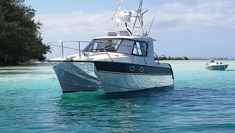 hull catamaran